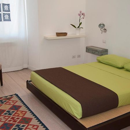 Center 2 Rooms B&B ローマ エクステリア 写真