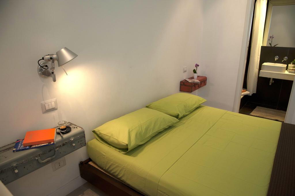 Center 2 Rooms B&B ローマ エクステリア 写真