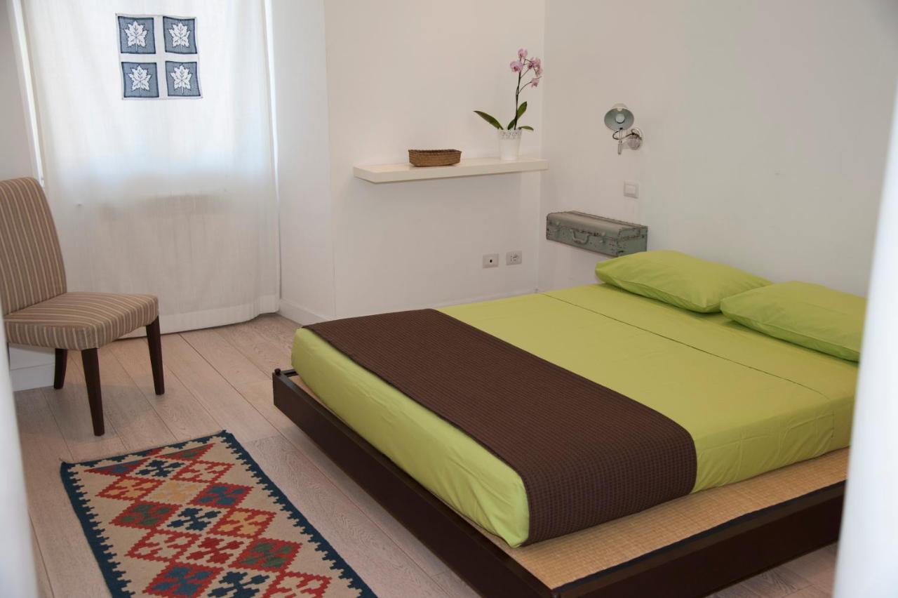 Center 2 Rooms B&B ローマ エクステリア 写真