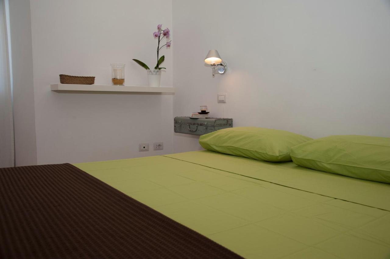 Center 2 Rooms B&B ローマ エクステリア 写真